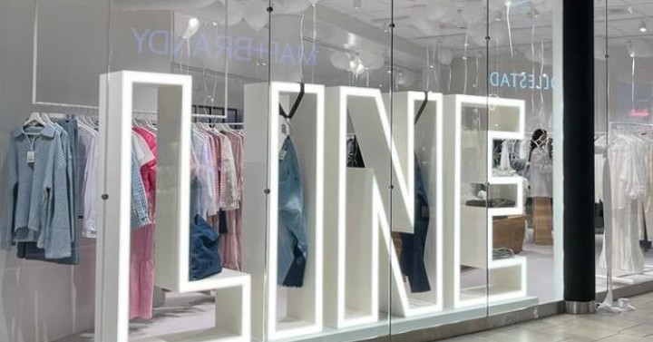 Line Of Oslo - lysbokstaver i plexiglass levert av Plexon